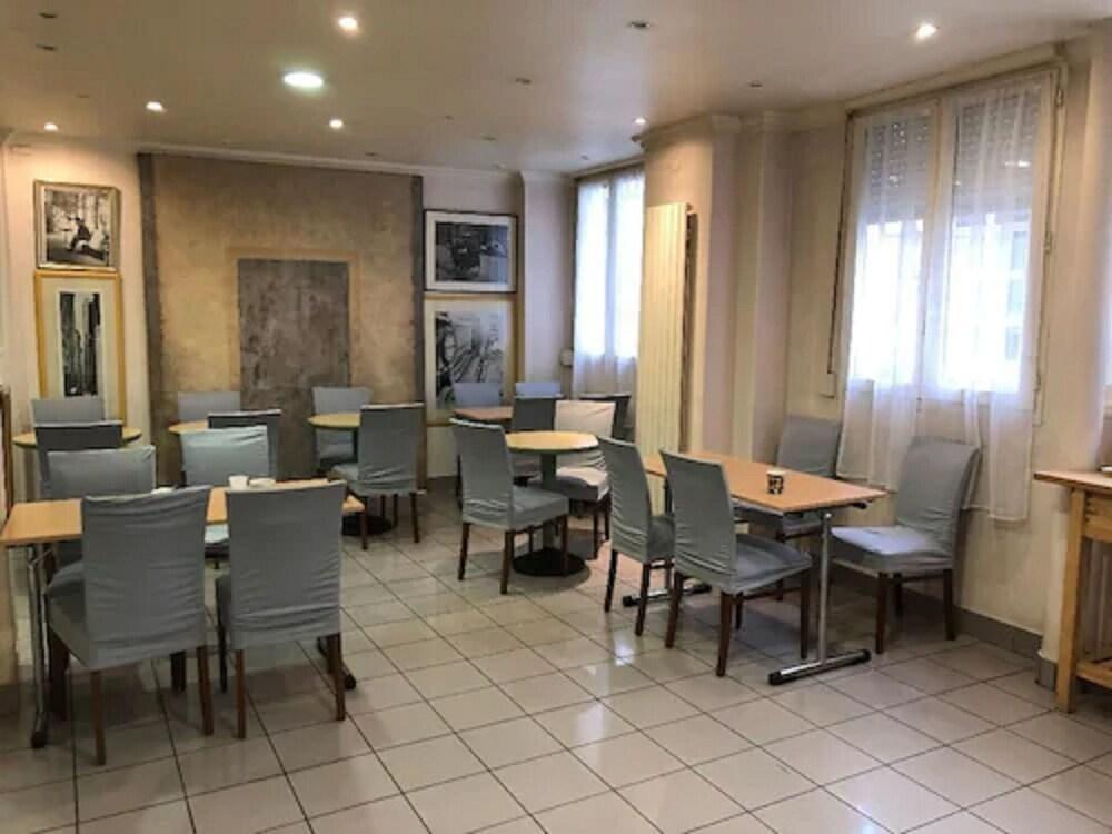 Hotel Clauzel Париж Екстериор снимка