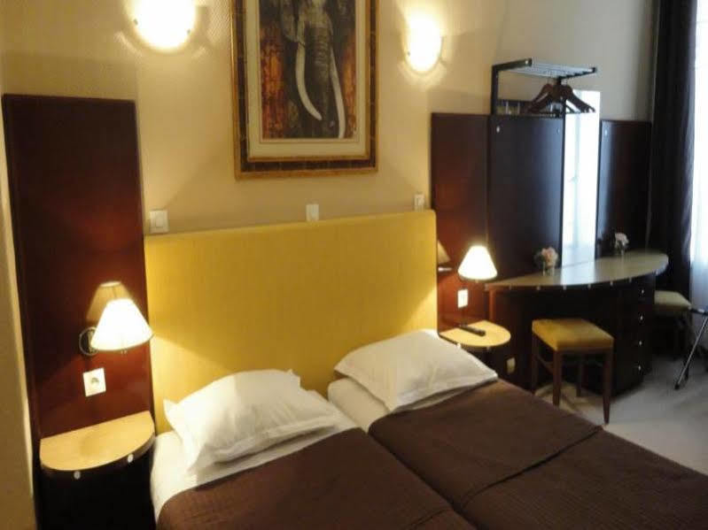 Hotel Clauzel Париж Екстериор снимка